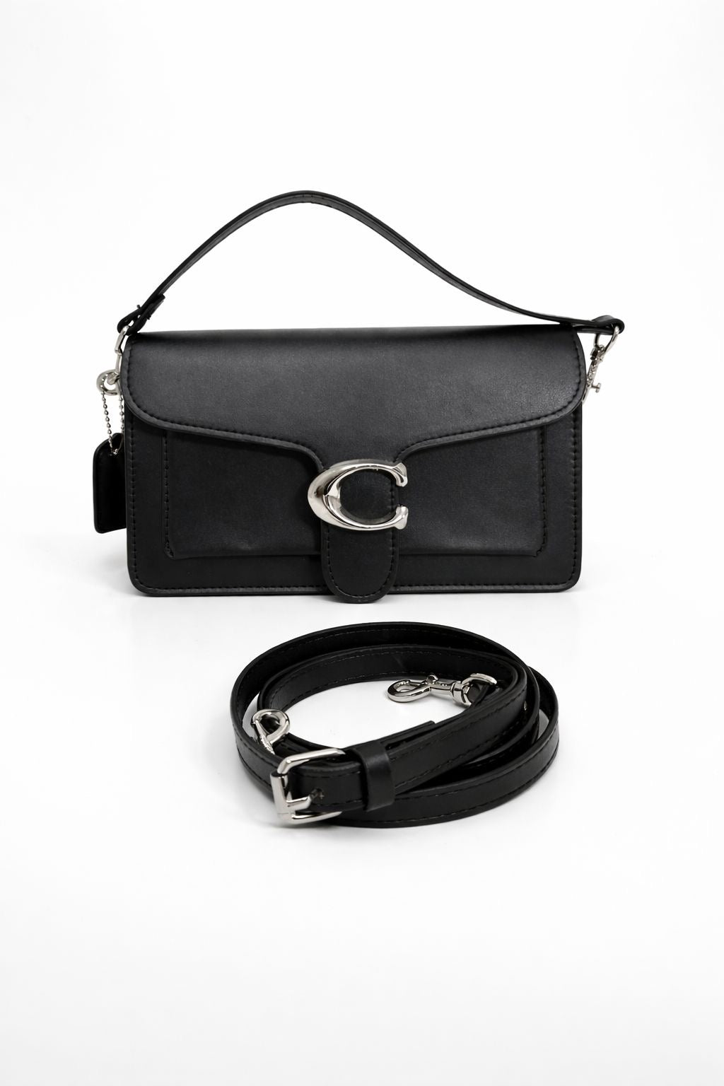 Bolso Coach Tabby Shoulder Bag 26 en Piel Lisa - Color Negro con Herrajes Plateados