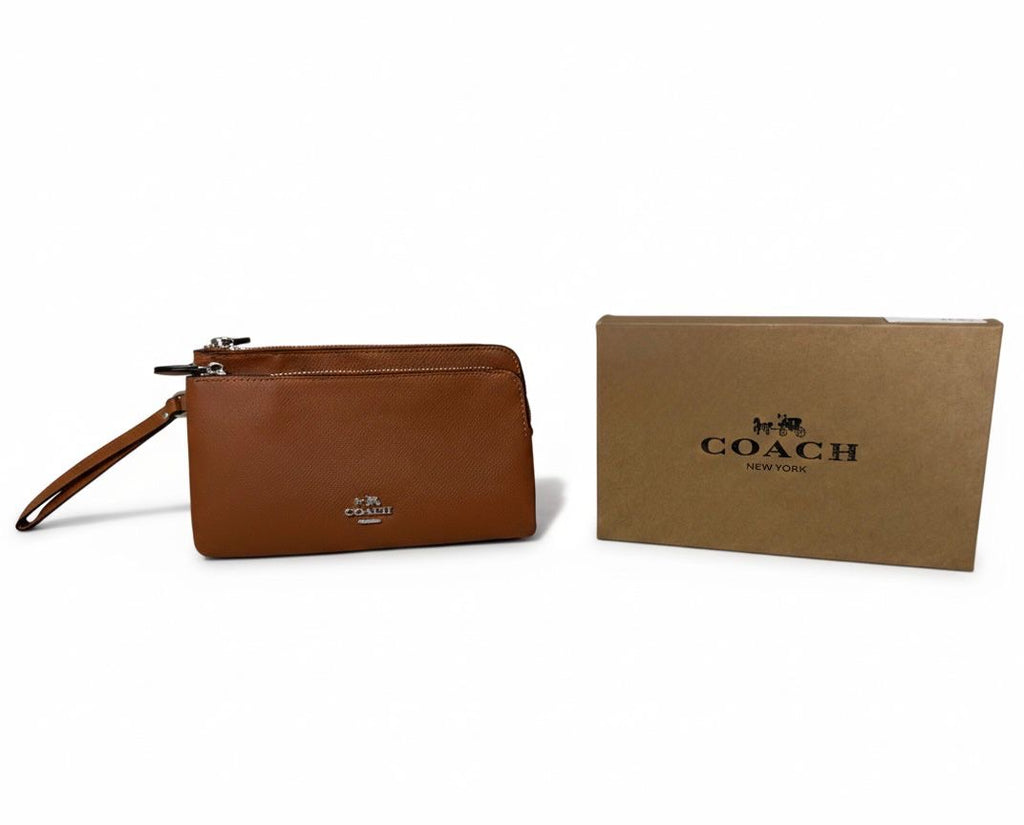 Cartera Coach Double Zip Wristlet en Piel Crossgrain - Color Saddle/Café