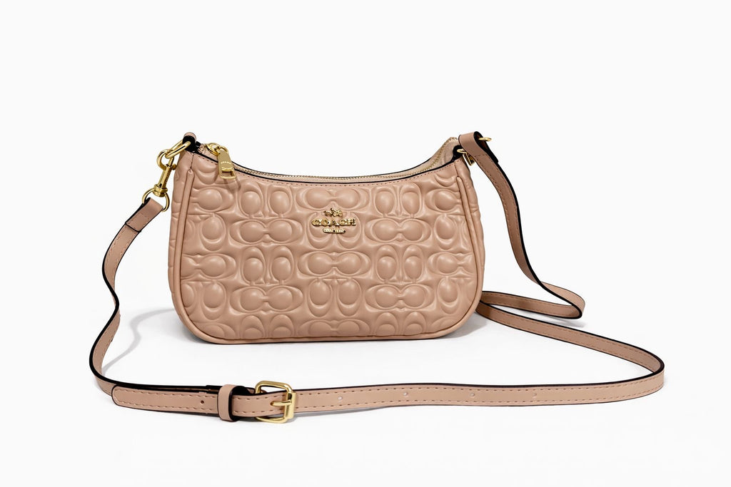 Bolso Coach Teri Shoulder Bag en Piel Signature Acolchada - Color Nude/Buff
